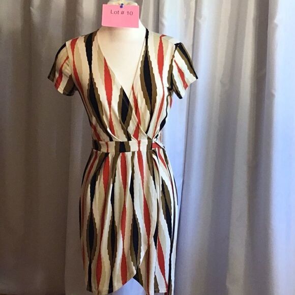 BANANA REPUBLIC dress in XS in wrap style